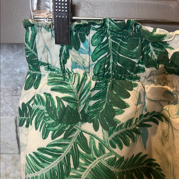 H&M Teal and Beige Linen Blend Shorts size Medium - Picture 2 of 9